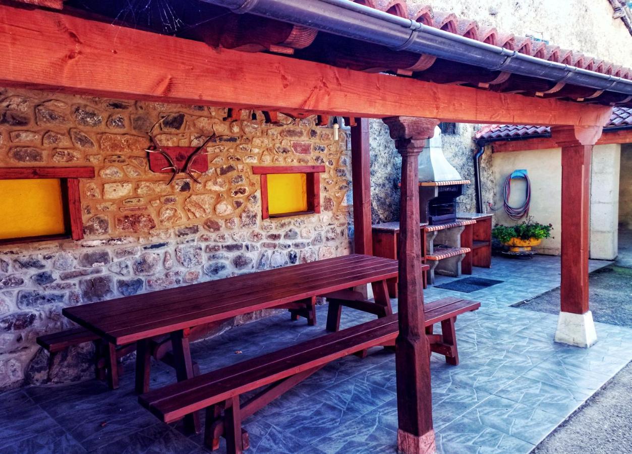 Casa Rural Buron Posada De Valdeon Exterior foto